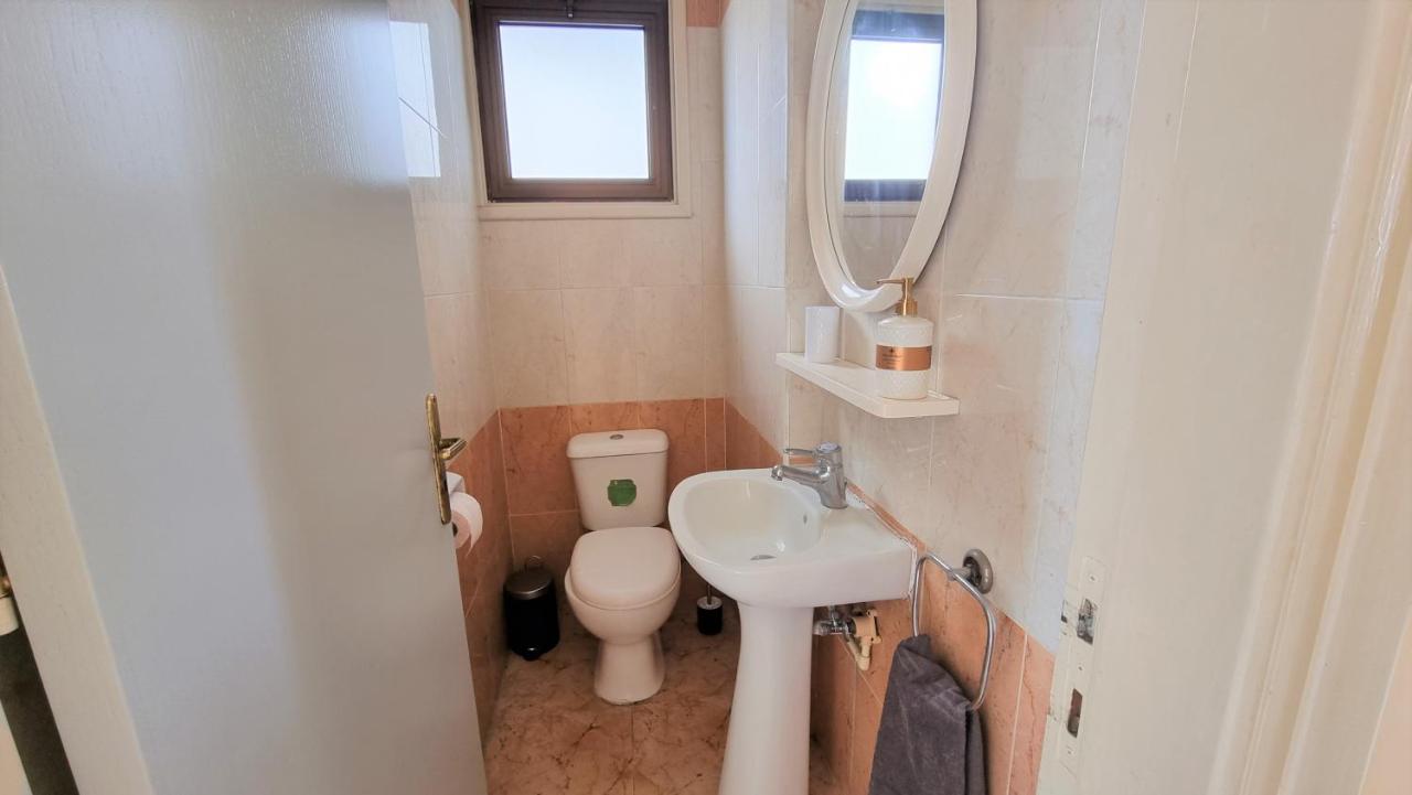 Comfy Rooms In A Shared Apartment Near Salt Lake With Internet And Netflix Lárnaka Kültér fotó